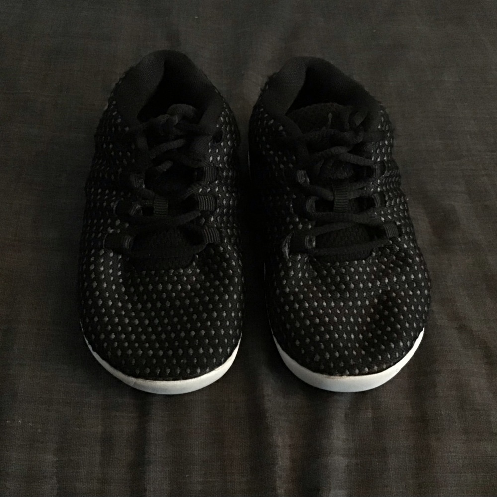 Michael Jordan sneakers - Picture 2 of 6